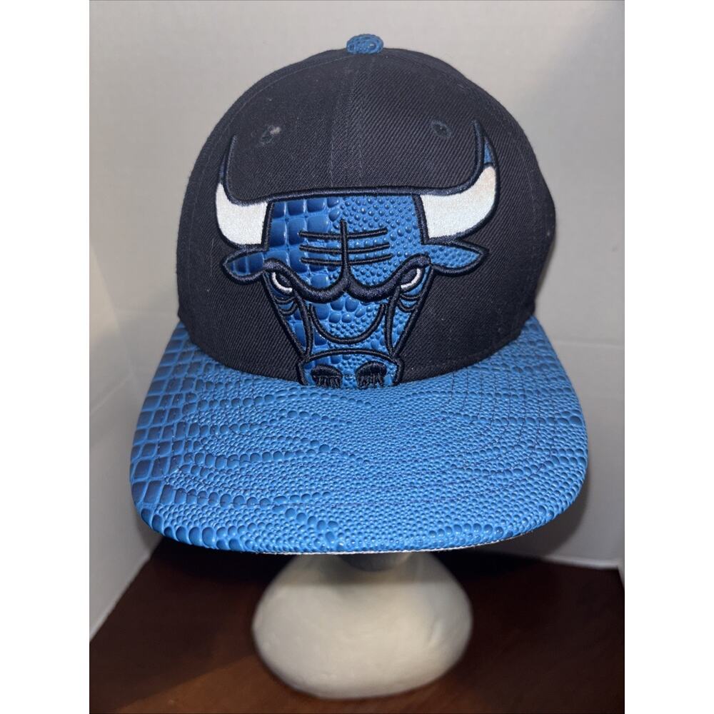 Chicago Bulls Hat New Era 9Fifty Cap Snake Scales Flat Brim, Buckle Strap NBA